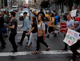 US travel ban takes effect, with lawyers on hand just in case