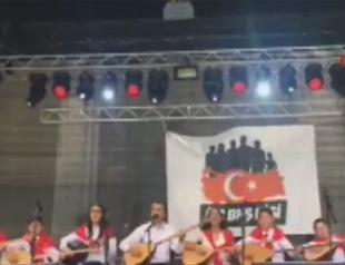 Youth music group forced off stage at festival in Munich, allegedly due to Turkish flag logo