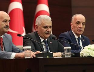 Government and public union sign new labor contract raise in 2017