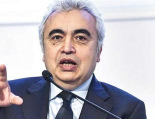 Electric power poses no challenge to oil: IEA head
