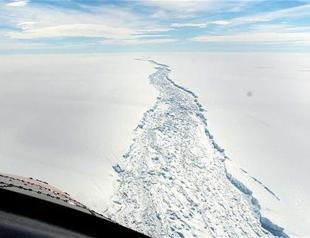 Trillion-ton iceberg breaks off Antarctica