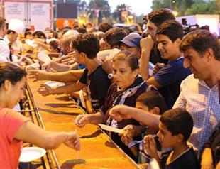 78-meter-long künefe dessert eaten in 20 minutes in Turkey’s Hatay