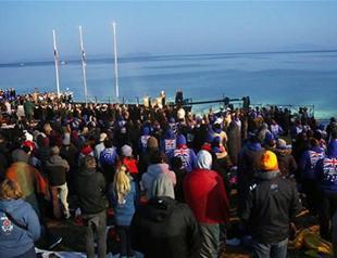 Australians, New Zealanders commemorate fallen soldiers of Gallipoli at dawn service