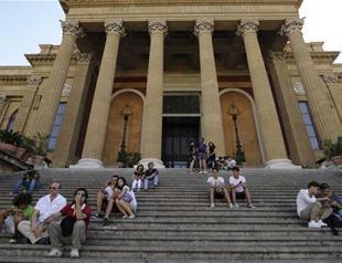 Italy steps up rescue plan for mafia children