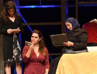 Syrian actors bring cost of war home to NY audience