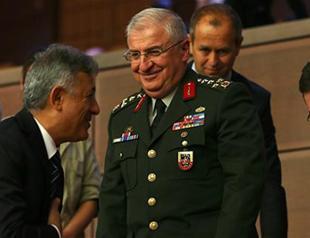 Turkish gendarmerie commander offers giving medals to commanders who clashed with coup plotters