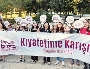 Women in Istanbul protest, chant ‘Don’t mess with my outfit’