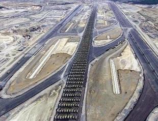 1,453 trucks at under-construction third airport attempt to break record on anniversary of Istanbul’s conquest