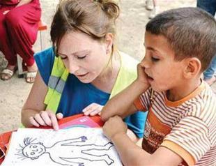 Turkish NGO provides education for refugee children in makeshift tents