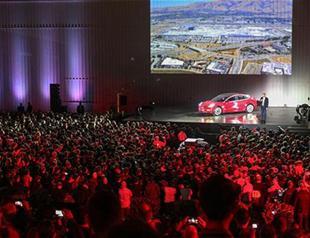 Tesla begins delivering ‘Model 3’ car for masses