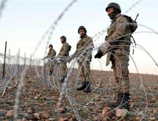 Turkish soldiers detained after beating Syrian refugees near border: Army