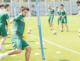 Ex-champion Bursaspor in Turkish Super League relegation dogfight