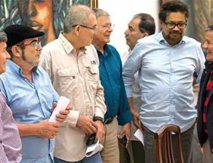 FARC rebels handed 30 pct of weapons