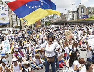 Women take on the fight against Maduro