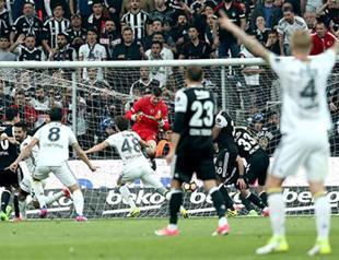 Leader Beşiktaş shoots self in foot in derby