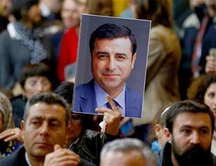 Jailed HDP co-chair, MP submit new petitions demanding end to handcuff use during transfers