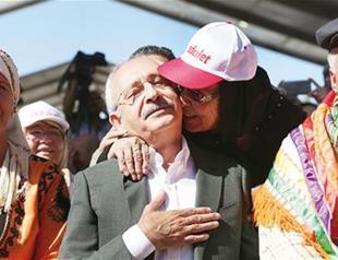 Main opposition CHP leader urges for a new constitution