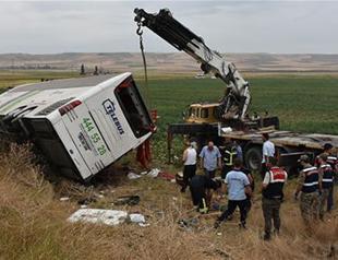 Bus accident kills six, injures 36 in Turkey’s north