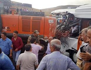 Seven killed, 11 injured after crane falls on minibus in eastern Turkey’s Ağrı