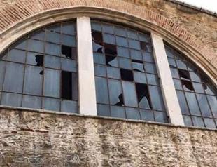 Armenian church in Istanbul hit by storm awaits permission to get repaired