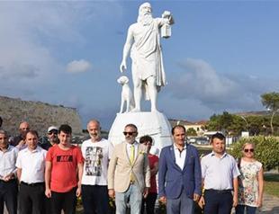 Conservative group demands removal of statue of Ancient Greek philosopher in Turkey’s Sinop