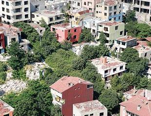 Awaited Istanbul earthquake may destroy 600,000 building units: Minister