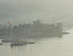 Turkish resort Bodrum covered in smoke after garbage dump fire