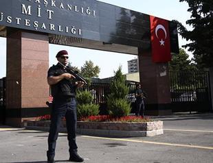 Turkish security forces bring three PYD militants wishing to surrender from Aleppo to Kilis: Report