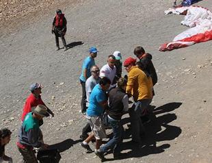 Russian pilot heavily injured after falling 70 meters in parachute accident in Turkey’s Fethiye