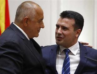 Macedonia, Bulgaria sign treaty to improve ties