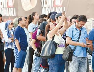 Turkish consumer confidence index slips in August