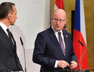 Prague suggests status for states outside Eurozone