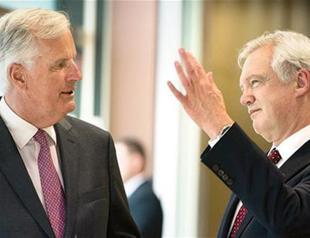 Juncker: Brexit divorce terms before trade ties