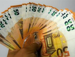 Euro extends gains after $1.20 break; dollar wilts