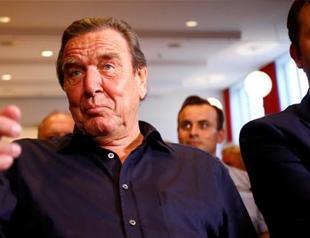 Schröder accuses his critics of wanting a “new Cold War”