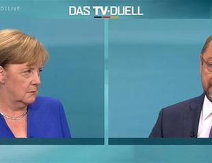 In shift, Merkel backs end to EU-Turkey membership talks