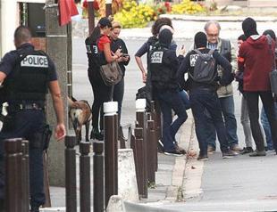 Possible Syria terror link to Paris arrests: Minister