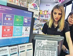 Australia court delays $6.9 billion merger of gambling giants