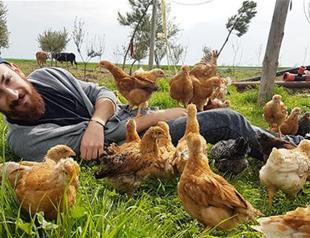 Turkish man gives disabled animals chance to walk again