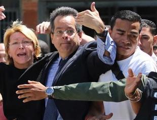 Venezuela slammed for firing dissenting attorney general