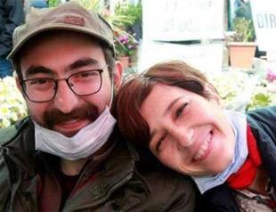 17 sought on ‘terror’ accusations for opening banner supporting hunger strikers in Turkey’s north