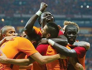 Galatasaray swoops for West Ham winger Sofiane Feghouli