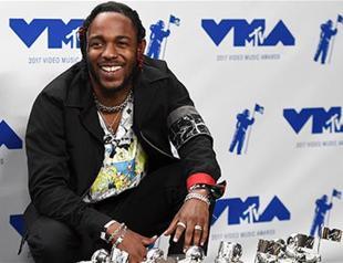 Kendrick Lamar dominates MTV Video Music Awards