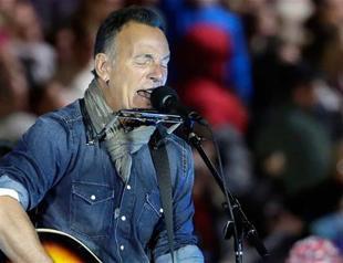 Bruce Springsteen extends his Broadway concerts into Feb.