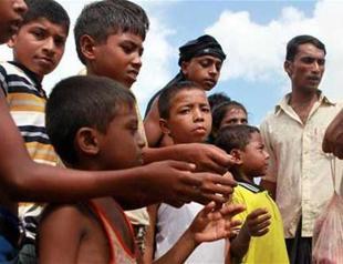 Violence-stricken Rohingya Muslims await aid