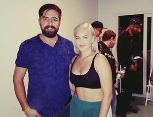 Man from Turkey’s southeast sings ‘Rockabye’ with Brit singer Anne Marie on stage