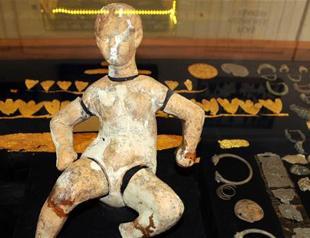 Ancient theater puppet on display in Turkey’s Gaziantep