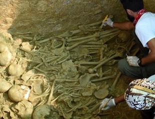 Skeletons found in ancient tomb in Turkeys Çanakkale
