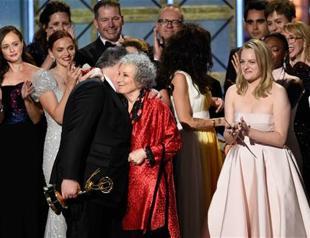 ‘The Handmaid’s Tale’ sweeps Emmys