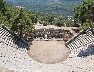 Ruins of ancient villa found in Antalya